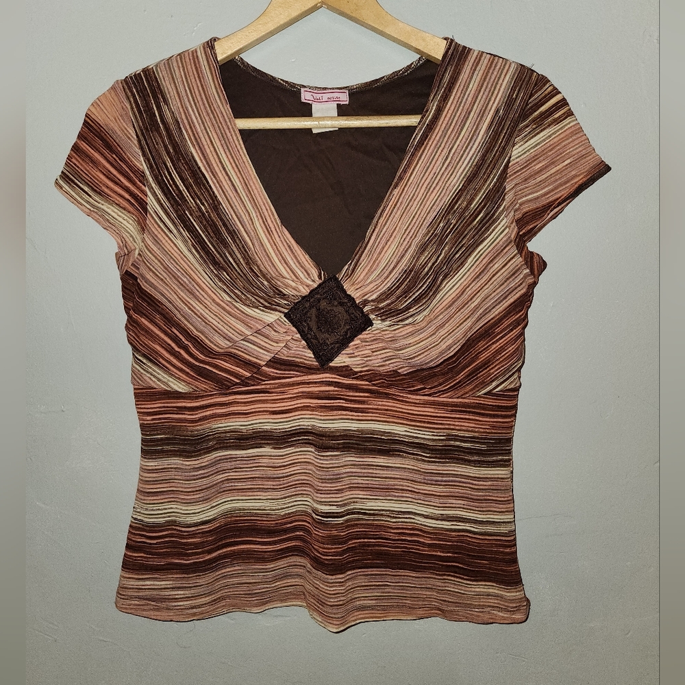 Vintage Striped Stretchy V-neck Top